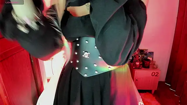 Snapshot of SexyNaf chatting on October 28, 7:27 pm SexyNaf online show from October 28, 7:27 pm