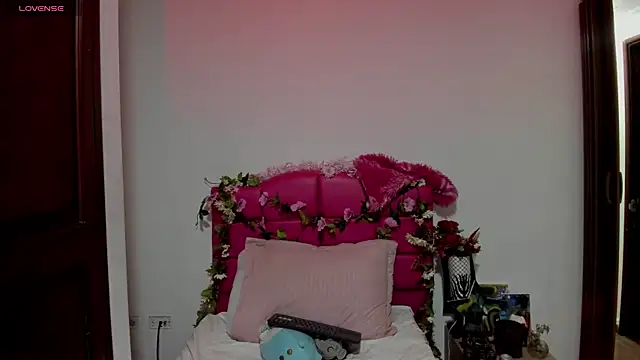 Snapshot of SexyNaf chatting on October 30, 7:47 pm SexyNaf online show from October 30, 7:47 pm