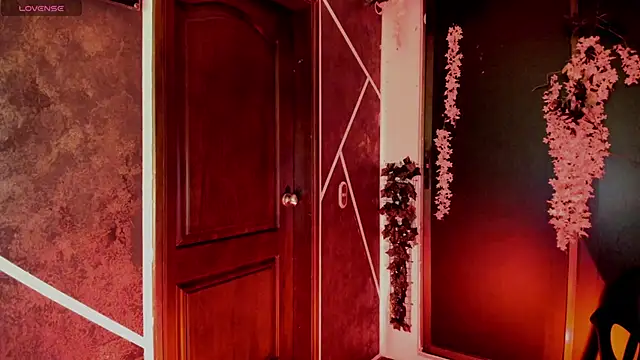 Snapshot of SexyNaf chatting on November 6, 8:32 pm SexyNaf online show from November 6, 8:32 pm