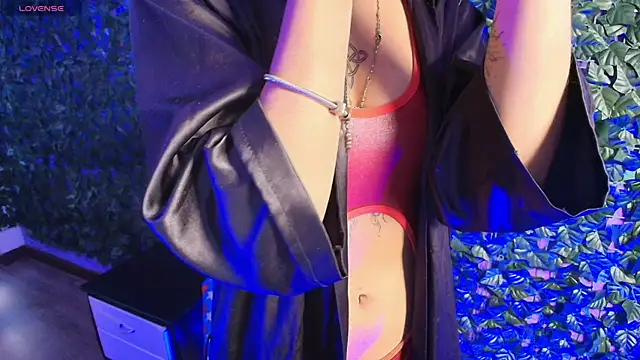 Snapshot of SexyNaf chatting on November 26, 9:38 pm SexyNaf online show from November 26, 9:38 pm