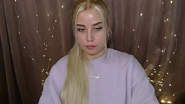 KristyHoney online show from December 19, 4:24 pm