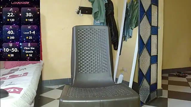 cristinamontiel online show from February 15, 2:33 pm