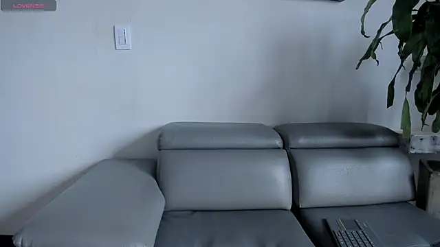 Snapshot of RoxyRoss_ chatting on September 20, 2:07 pm RoxyRoss online show from September 20, 2:07 pm