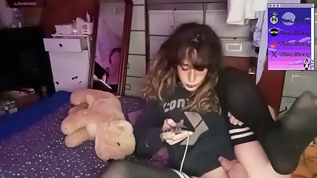 piou-sissy online show from October 27, 9:19 pm