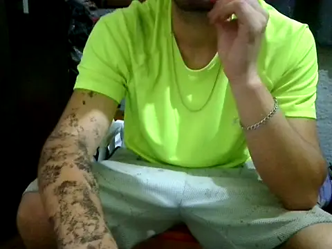 Snapshot of montevideoo chatting on December 15, 5:12 am montevideoo online show from December 15, 5:12 am