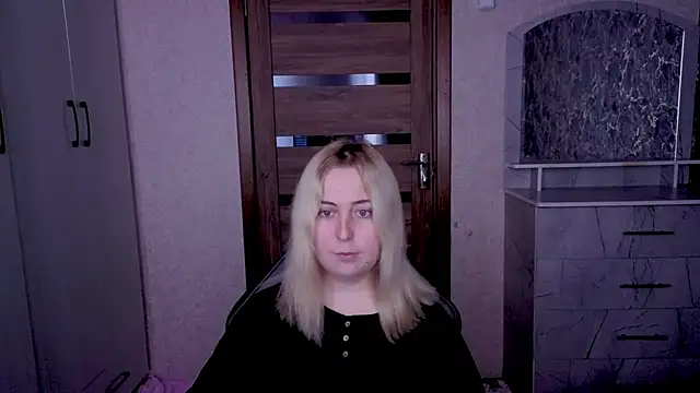 Kristy-Max online show from April 22, 8:21 pm