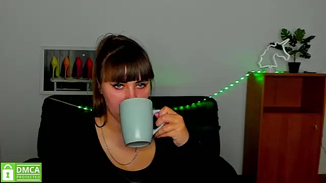 Amali Ivanna smit online show from March 6, 3:35 pm