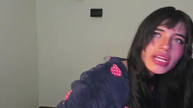 Snapshot of CelesteXCute chatting on February 5, 3:13 am CelesteXCute online show from February 5, 3:13 am