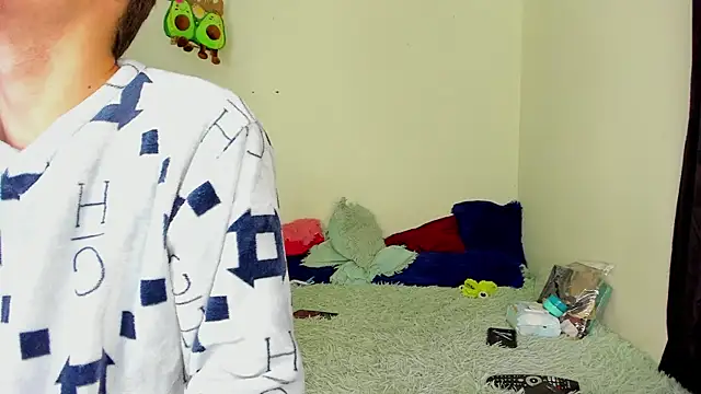 Snapshot of CelesteXCute chatting on February 17, 12:32 am CelesteXCute online show from February 17, 12:32 am