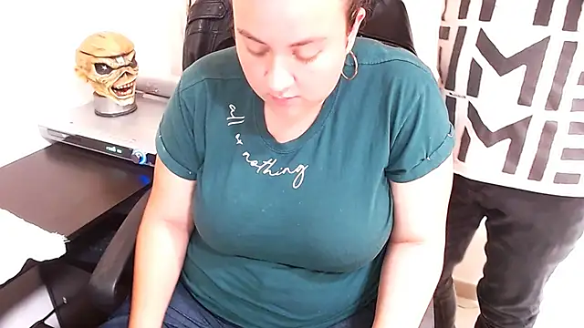 webothtwo online show from December 6, 3:55 pm