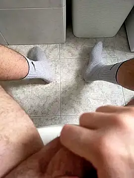 Snapshot of user_662 chatting on February 22, 9:56 am user 662 online show from February 22, 9:56 am