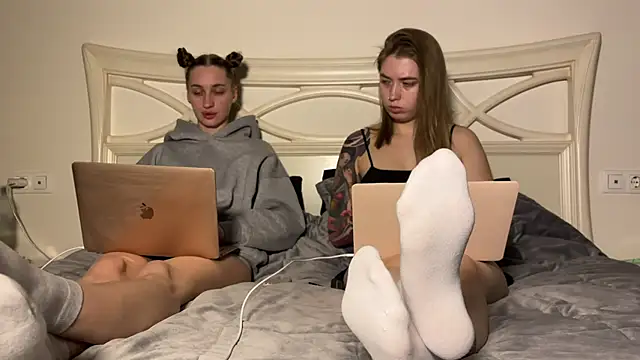 urmissalice online show from December 29, 7:32 pm