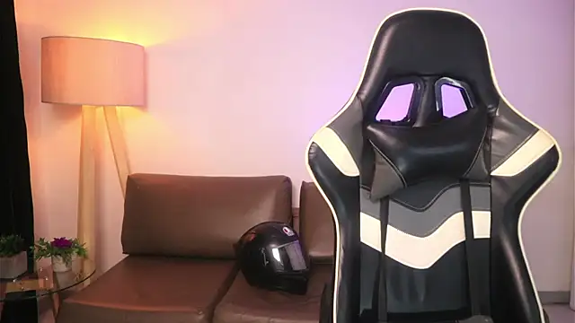 ashleyvalirya online show from February 13, 4:08 am