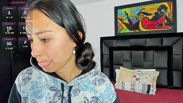 tatiana valencia online show from February 5, 4:25 pm