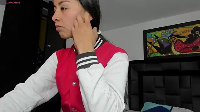 tatiana valencia online show from February 9, 1:03 pm