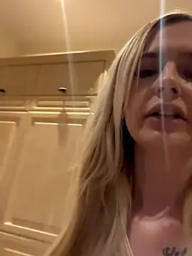 Snapshot of saskiapierce chatting on September 21, 7:48 pm saskiapierce online show from September 21, 7:48 pm