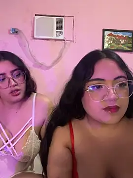 maddie-and-chelsea- online show from March 20, 5:46 am