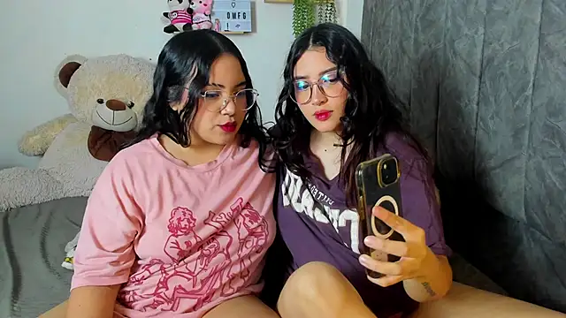 maddie-and-chelsea- online show from October 3, 11:18 am