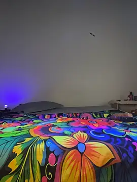 Snapshot of xMirana_ chatting on November 30, 9:35 am xMirana online show from November 30, 9:35 am