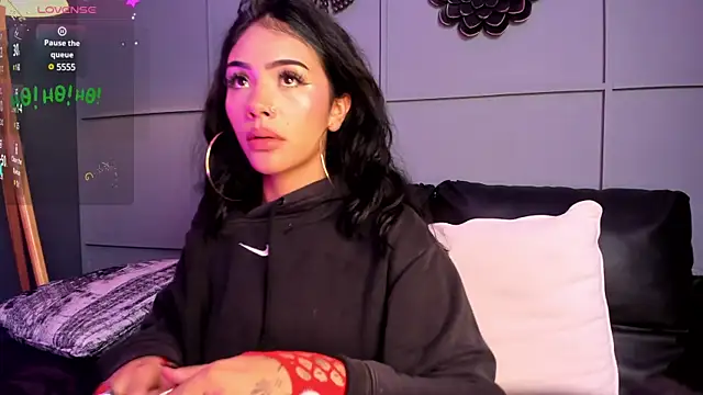 Giovanna oliveira online show from December 28, 8:48 am