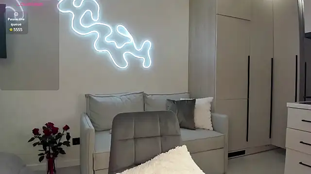  cometoseeme  online show from January 26, 5:02 pm