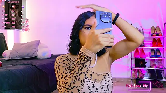 Snapshot of CampbelGinger chatting on October 30, 2:13 am CampbelGinger online show from October 30, 2:13 am