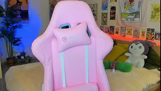 Snapshot of Sunny_Elly chatting on January 27, 9:23 am Sunny Elly online show from January 27, 9:23 am