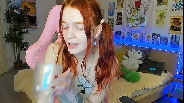 Snapshot of Sunny_Elly chatting on February 10, 9:04 am Sunny Elly online show from February 10, 9:04 am