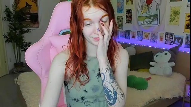 Snapshot of Sunny_Elly chatting on February 22, 6:50 am Sunny Elly online show from February 22, 6:50 am