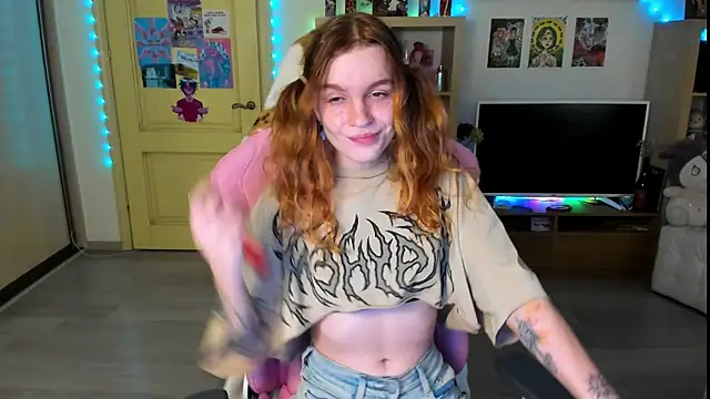 Snapshot of Sunny_Elly chatting on October 14, 3:46 pm Sunny Elly online show from October 14, 3:46 pm