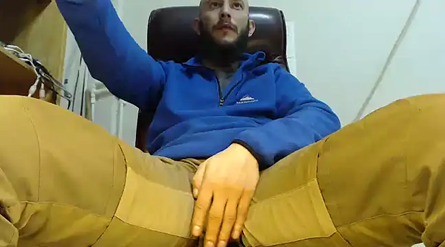 hardbigcock16 online show from January 20, 6:42 am