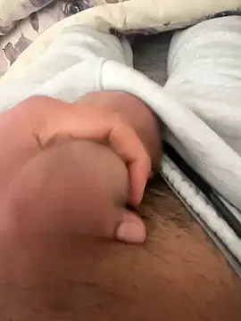 Snapshot of sertseven3333 chatting on February 11, 12:05 pm sertseven3333 online show from February 11, 12:05 pm