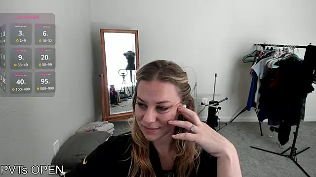 Snapshot of Peaches_N_Kreme chatting on September 14, 10:20 pm Peaches N Kreme online show from September 14, 10:20 pm