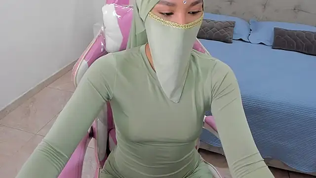 Hanaa latif online show from December 23, 3:33 pm