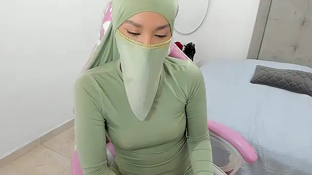 Hanaa latif online show from December 28, 3:26 pm