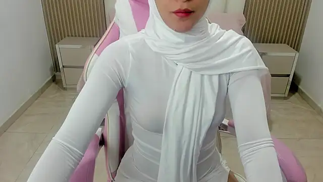 Hanaa latif online show from February 17, 11:55 am