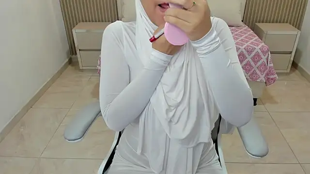 Hanaa latif online show from March 18, 12:14 pm