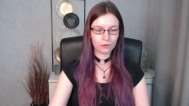 Snapshot of emmaxDelight chatting on December 9, 9:39 am emmaxDelight online show from December 9, 9:39 am