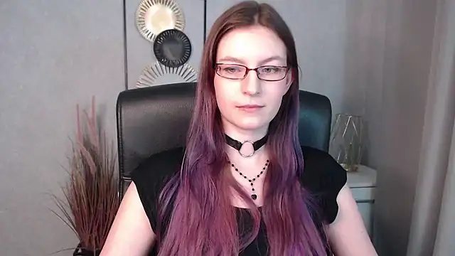 Snapshot of emmaxDelight chatting on December 11, 12:34 pm emmaxDelight online show from December 11, 12:34 pm