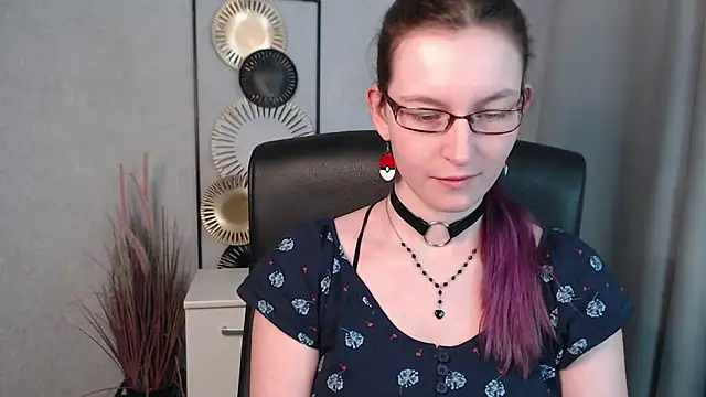 Snapshot of emmaxDelight chatting on December 17, 10:12 am emmaxDelight online show from December 17, 10:12 am