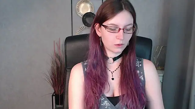 Snapshot of emmaxDelight chatting on December 18, 6:32 am emmaxDelight online show from December 18, 6:32 am