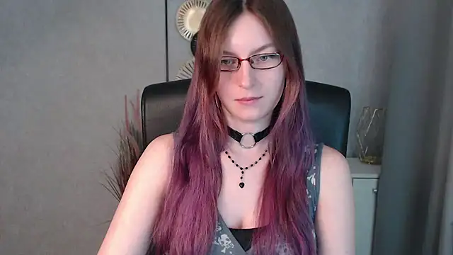 Snapshot of emmaxDelight chatting on December 18, 10:08 am emmaxDelight online show from December 18, 10:08 am