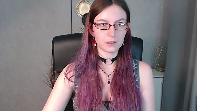 Snapshot of emmaxDelight chatting on December 18, 1:12 pm emmaxDelight online show from December 18, 1:12 pm