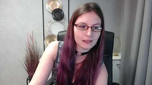 Snapshot of emmaxDelight chatting on December 22, 5:42 pm emmaxDelight online show from December 22, 5:42 pm