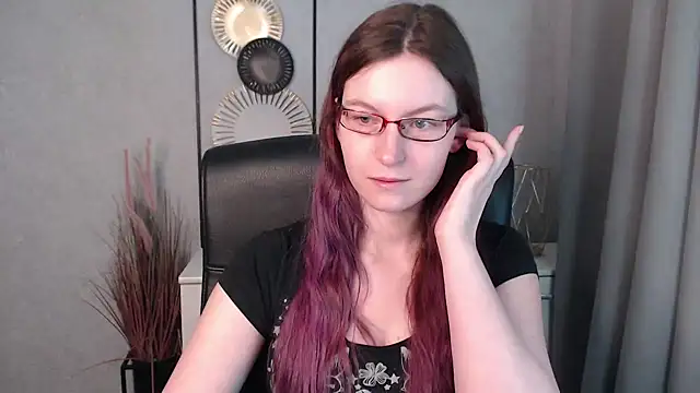 Snapshot of emmaxDelight chatting on December 28, 7:33 am emmaxDelight online show from December 28, 7:33 am