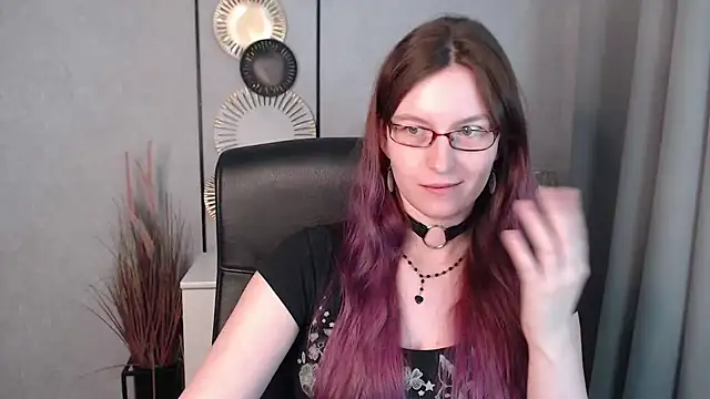 Snapshot of emmaxDelight chatting on December 28, 10:36 am emmaxDelight online show from December 28, 10:36 am