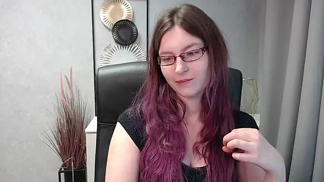 Snapshot of emmaxDelight chatting on December 29, 7:39 am emmaxDelight online show from December 29, 7:39 am