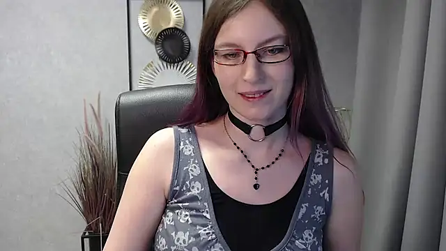 Snapshot of emmaxDelight chatting on December 30, 11:48 am emmaxDelight online show from December 30, 11:48 am