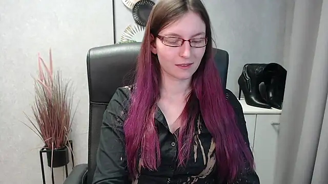 Snapshot of emmaxDelight chatting on February 1, 10:37 am emmaxDelight online show from February 1, 10:37 am