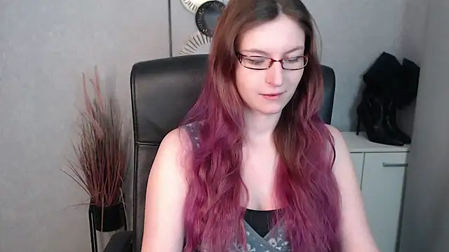 Snapshot of emmaxDelight chatting on February 12, 6:40 am emmaxDelight online show from February 12, 6:40 am